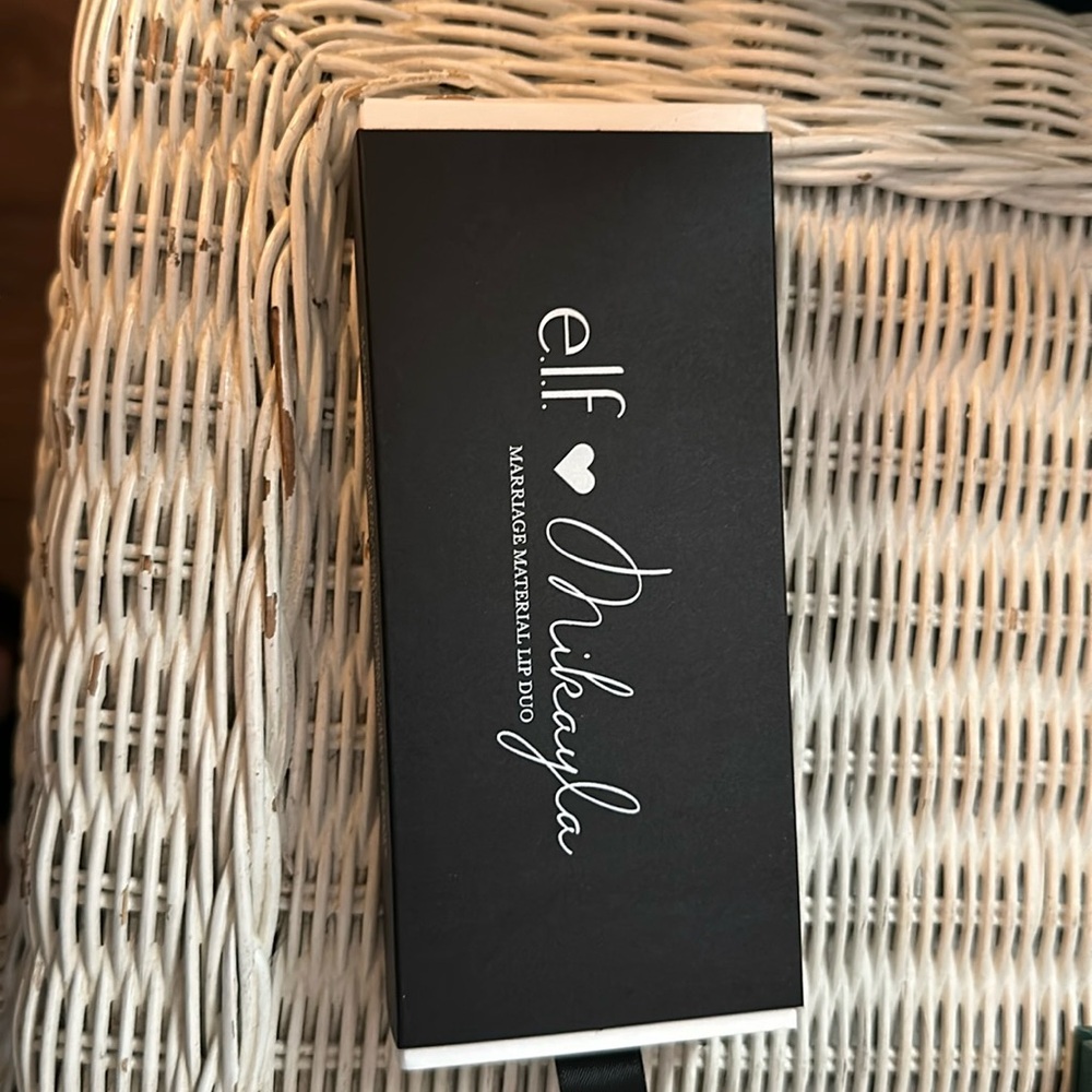 COPY - Elf Mikayla lip set